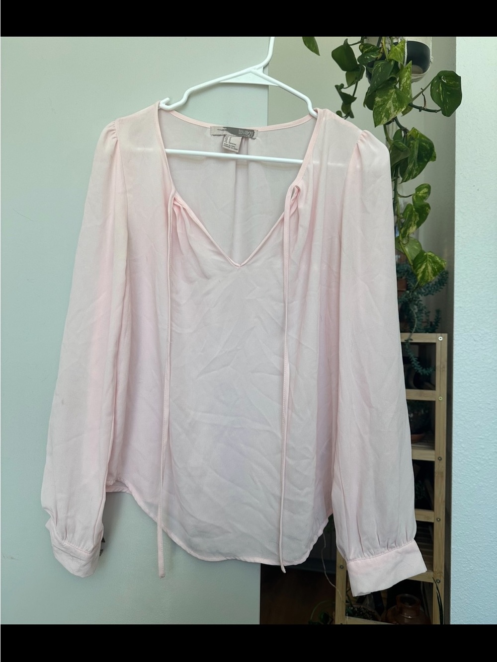 Forever21 Light Pink V-Neck Long Sleeve Blouse